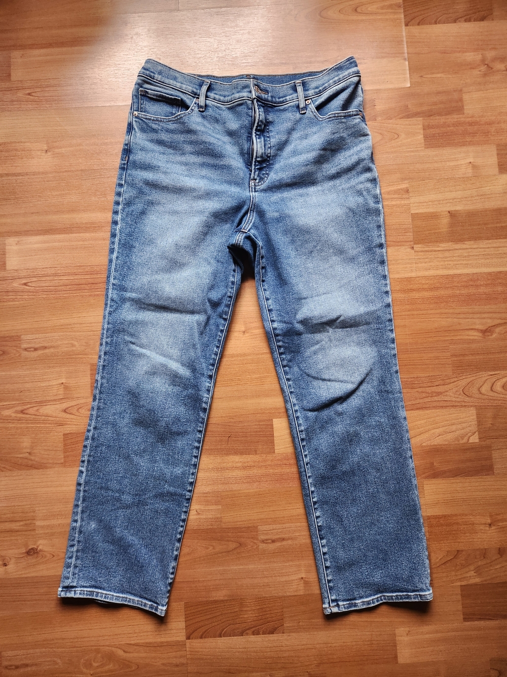 Express Women Straight Leg Jeans — Light Blue Wash